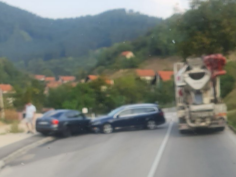 ZENICA: Sudar dva automobila