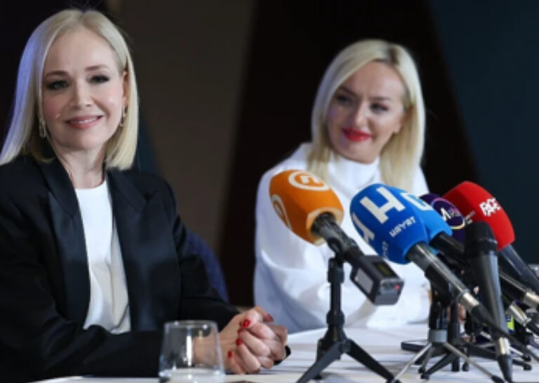 Jelena Rozga priprema spektakl u Zetri: Mama dolazi na koncert u Sarajevo, a sad me vodite na ćevape