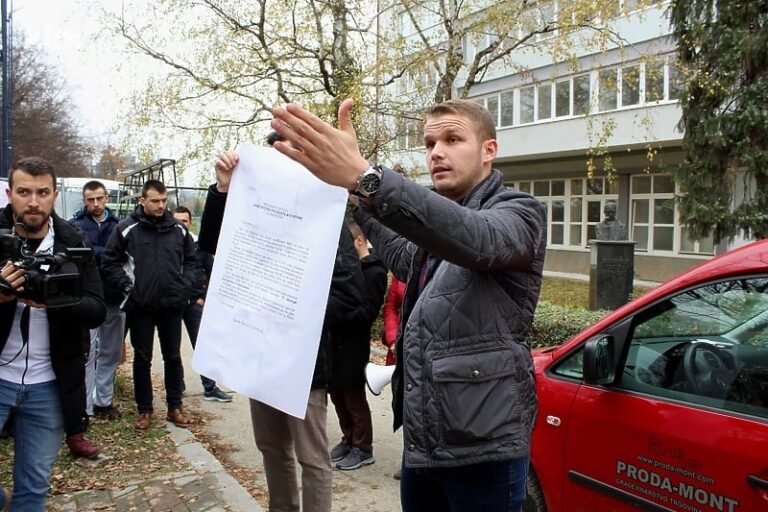 OŠTROUMNO | Stanivuković optužio SNSD za vještačko stvaranje saobraćajnih gužvi, priložio snimak kao dokaz