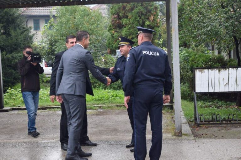 Tokom posjete ministra Vrače i komesara Gazića Policijskoj upravi II u Visokom zvanično pušten u rad savremeni sistem video nadzora