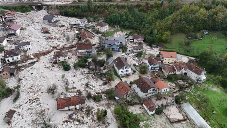 Agencija za vodno područje Jadranskog mora izdala novo upozorenje: Stanovništvo uz rijeke treba biti na oprezu