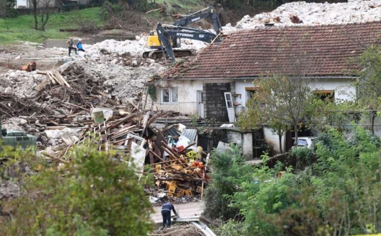 Čudo iz Donje Jablanice: Dječak pronađen živ i zdrav ispod ploče teške dvije tone