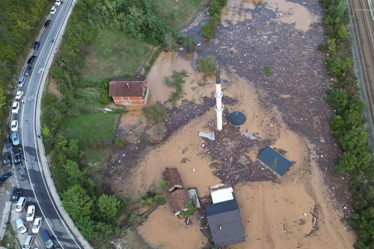 Broj poginulih u katastrofalnim poplavama u Jablanici porastao na 16