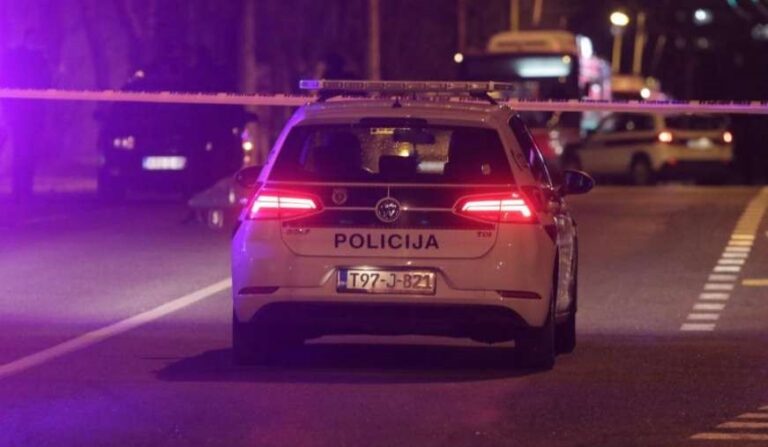 NANIO IM POVREDE | Mladić pijan prijetio pa ugrizao policajce: Imao je i nož