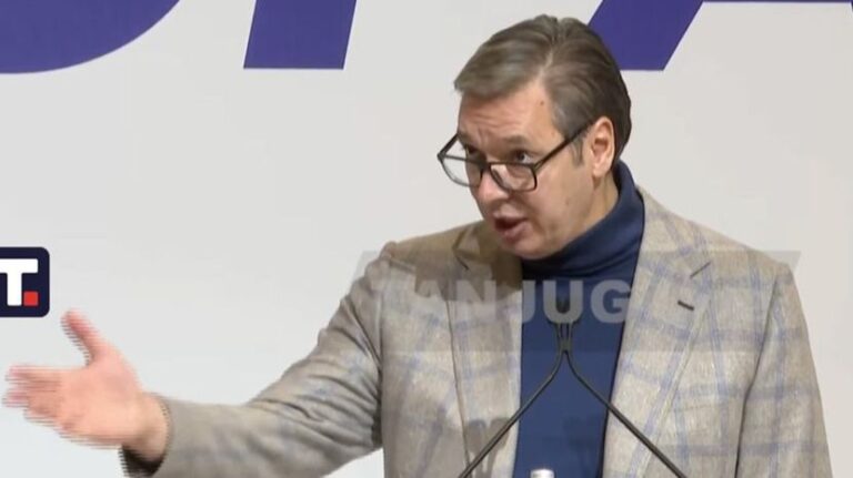 Vučić: Molim vas da i drugi ljudi, zarad moralne odgovornosti prije svega, podnesu ostavke