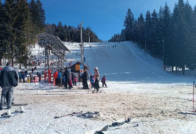 Ponijeri kod Kaknja već su spremni za početak skijaške sezone: Ovo su cijene u Ski centru