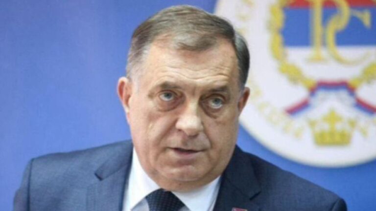 Dodik o ženama koje su istakle zastavu s ljiljanima: “Vama u Banjoj Luci nema mjesta”