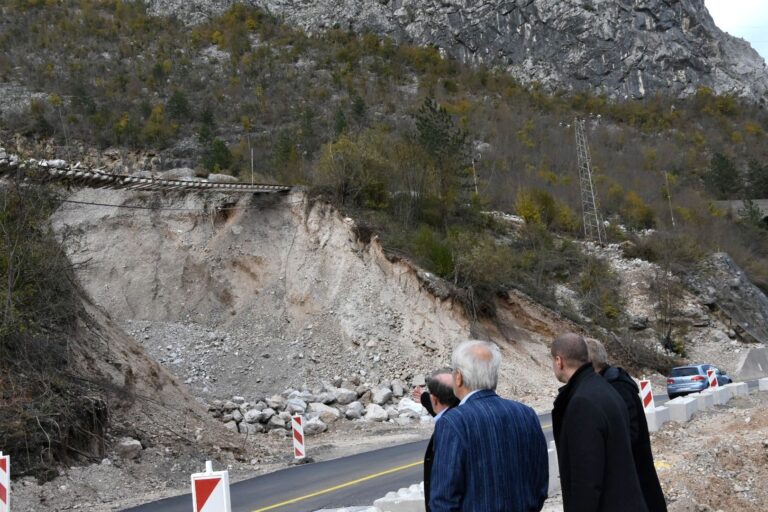 OŠTRO | Lendo u Jablanici: Ako vlast nije u stanju rekonstruisati 70 metara pruge, neka se povuku