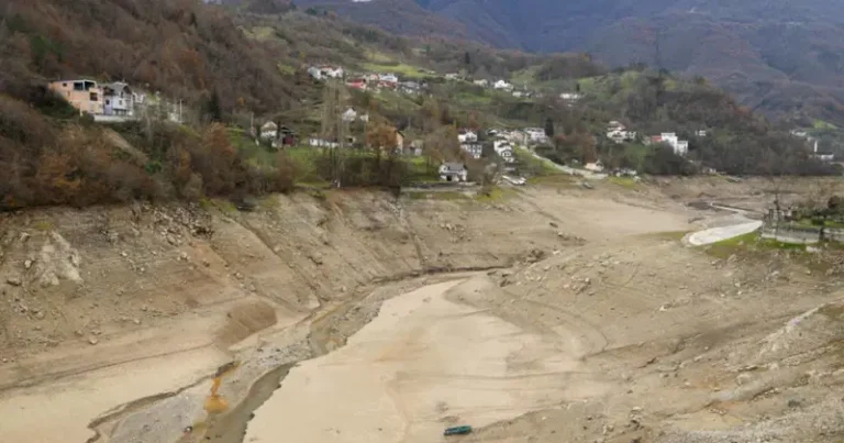 Prizor kao iz apokaliptičnih filmova: Gdje je nestalo Jablaničko jezero?