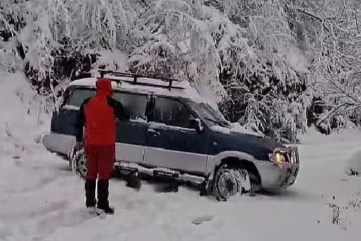 JEDVA | GSS Prenj spasio majku i kćerku iz snijega na nepristupačnom putu kod Konjica