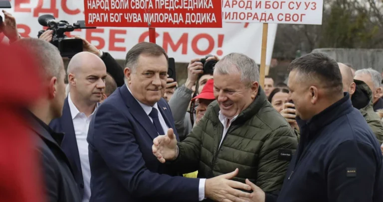 Prijete sa svih strana: Šta čeka BiH nakon presude Dodiku?