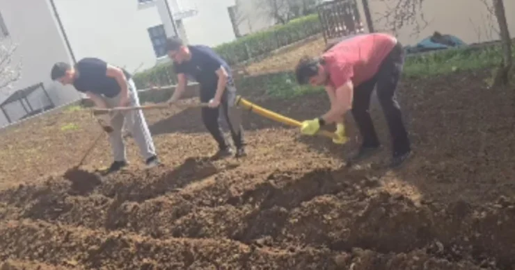 “Srce, ruke i lopata”: Slavni glumac nakon dodjele Oscara sadi krompire u BiH