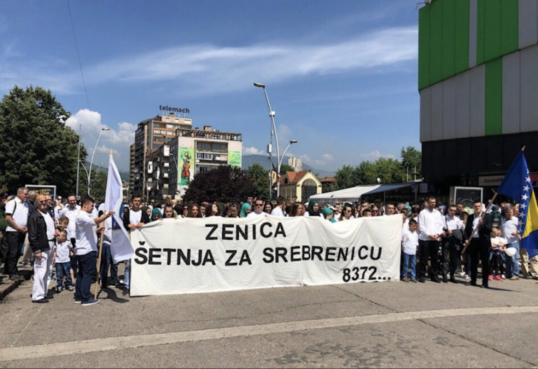 Stotine građana učestvuju u mirnoj šetnji za Srebrenicu