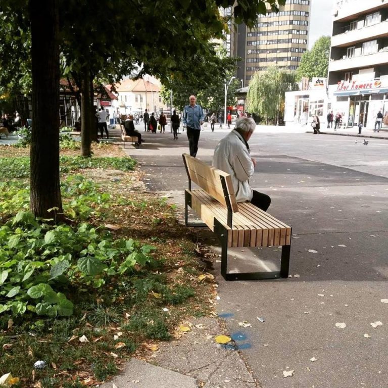 ZENICA: Moderne klupe uljepšale gradske ulice