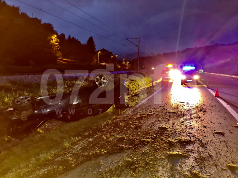 STRAVIČNE SCENE NA M-17 KOD ZENICE: Vozač prevezen u bolnicu, poznat identitet (FOTO)