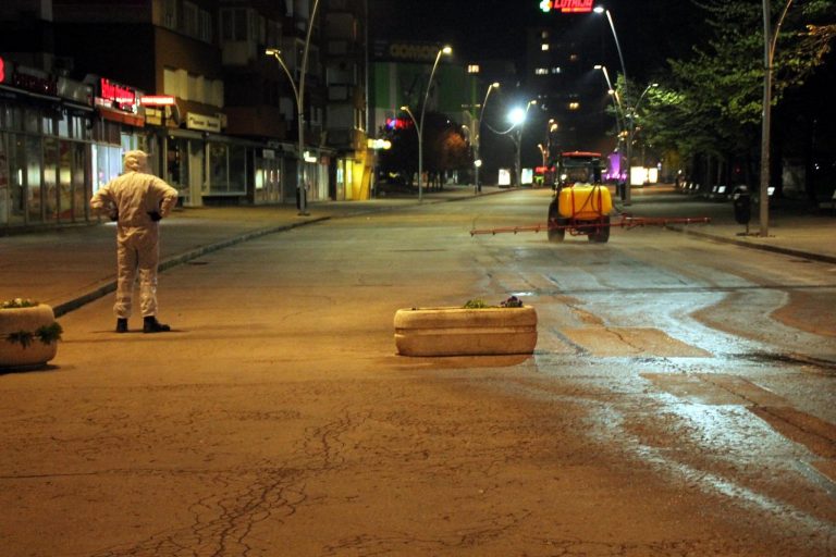 Zenica: U toku dezinfekcija gradskih ulica, trgova, platoa i šetnica