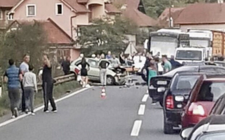 Nesreća kod Zenice: Povrijeđene tri osobe, obustavljen saobraćaj