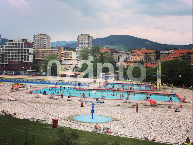 Gradski bazeni u Zenici traže konobare, šankere, pomoćne radnike