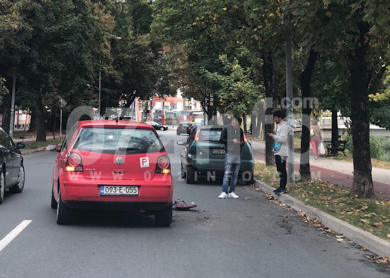 ZENICA: Sudar dva vozila na Bulevaru (FOTO)