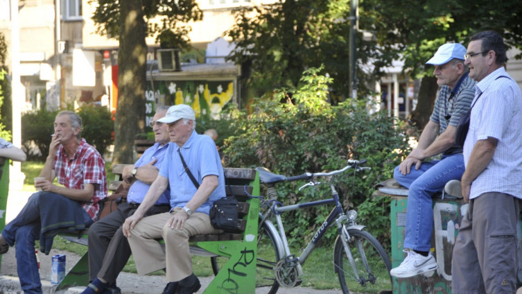 Život na rubu gladi: Penzioneri prodaju stanove da prežive!