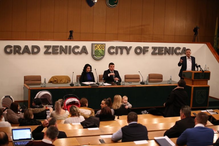 Zbog nedolaska vijećnika parlamentarne većine na hitnu sjednicu vijeća, Zenica ostaje u finansijskoj blokadi