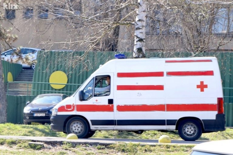 Preminula starija žena iz Živinica zaražena koronavirusom, mlađi Tuzlak na respiratoru