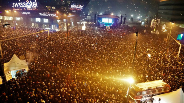 Širom BiH pripreme za doček na otvorenom: Za najluđu noć od folka do roka