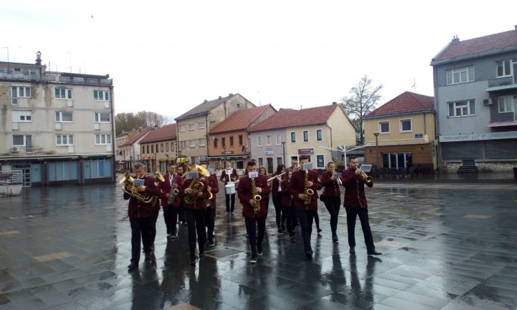 Kakanj sutra bez prvomajske budnice, Zeničani se još nadaju odobrenju