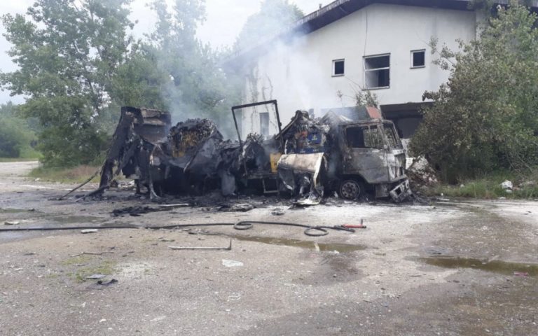 Gorjela hladnjača, vozač zadobio opekotine, priključen na aparate