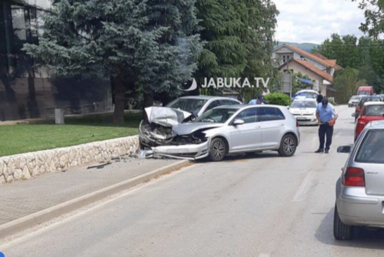 Težak udes u BiH: Policija i Hitna pomoć na mjestu sudara, ima povrijeđenih