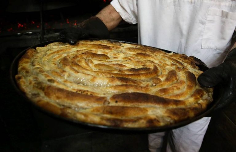 Njegovo veličanstvo Burek – i kako ga napraviti