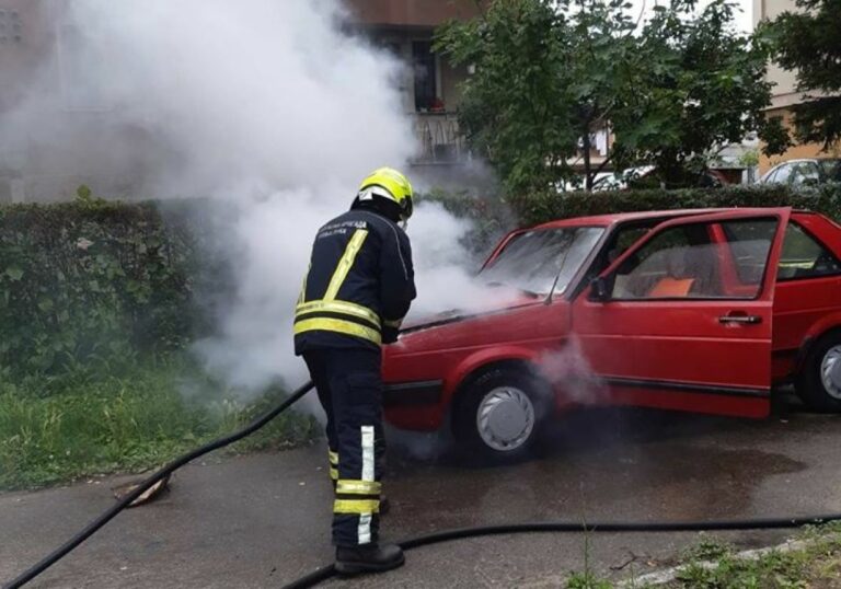 DRAMA U BiH: Zapalio se Golf 2, gasila ga četiri vatrogasca  (FOTO)