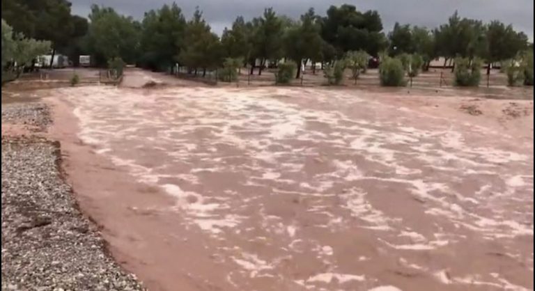 Ekstremna kiša u Dalmaciji: Bujice nose sve pred sobom