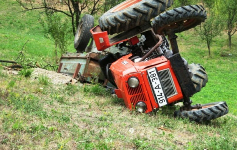 TRAGEDIJA U BIH: U prevrtanju traktora poginuo 47-godišnjak