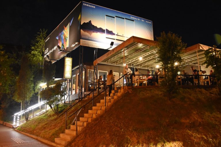 CAFFE BAR IR Ljubitelji najbolje nargile u gradu uživali u prepunoj ljetnoj bašti (FOTO)