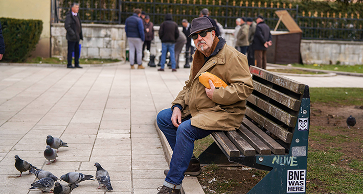 Biti penzioner u BiH: Na granici gdje prestaje siromaštvo, a počinje glad