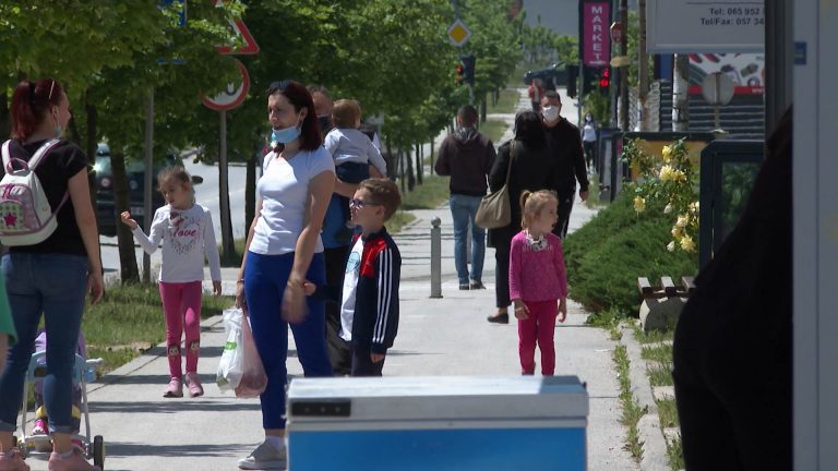 Popuštanje mjera u BiH: Stručnjaci smatraju da se moglo još pričekati