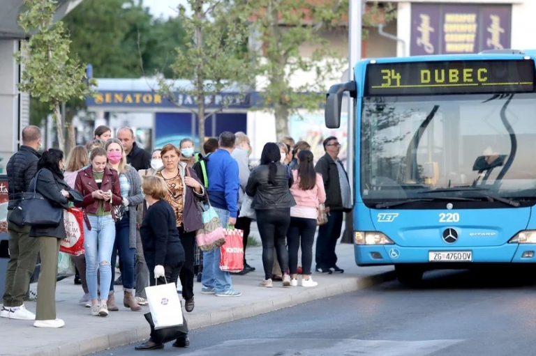 U Hrvatskoj počelo popuštanje mjera: Dozvoljen rad knjižarama, kioscima, pekarama…