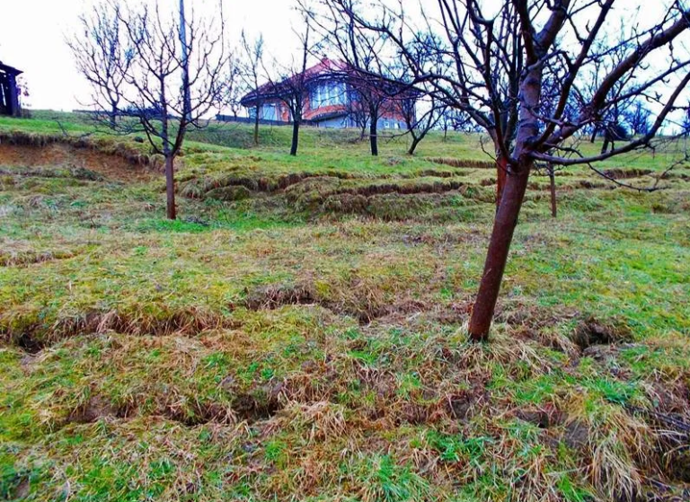 Obilne kiše izazvale klizište u Bosni i Hercegovini