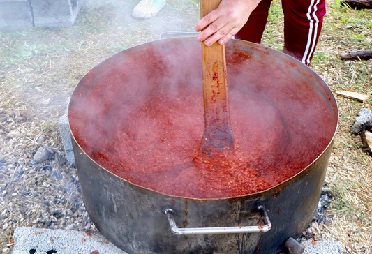 Domaćica pripremila domaći ajvar i otkrila tajnu kvalitetnog recepta