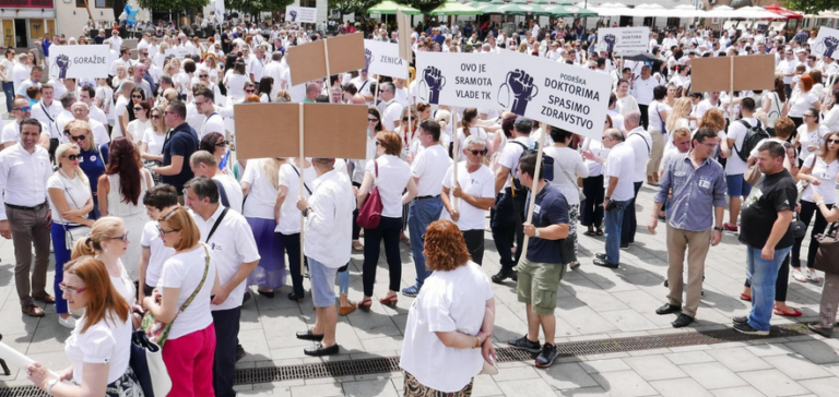 Državljanstva se odreklo 81.305 građana BiH: Kao da su iselili cijeli Bugojno, Derventa i Prozor