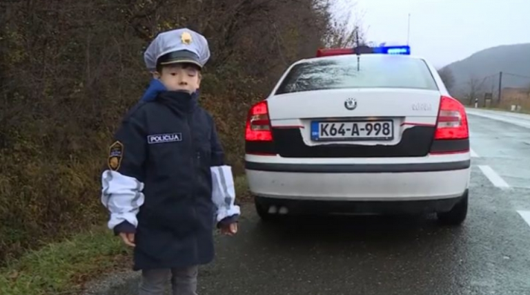 Malenom Nailu ostvarena najveća želja – da na jedan dan bude policajac (VIDEO)