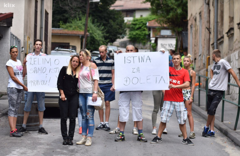 Majka Đorđa Lazarevskog: Moj sin nije umro od droge, pretukla ga je zenička policija