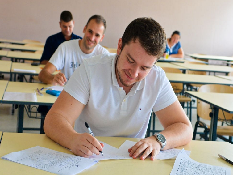 Fakultet upisao prije 34 godine i još nije položio ispit kod zloglasne profesorice