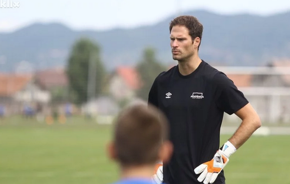 Asmir Begović o reprezentaciji, odluci Prosinečkog i statusu u Bournemouthu