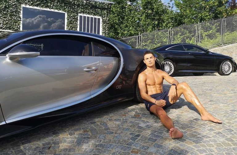 Ronaldo objavio fotografiju pored Bugattija i poručio: Vi birate pogled