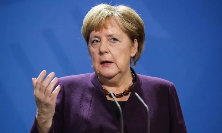 Merkel: Maksimalno ubrzati digitalizaciju škola