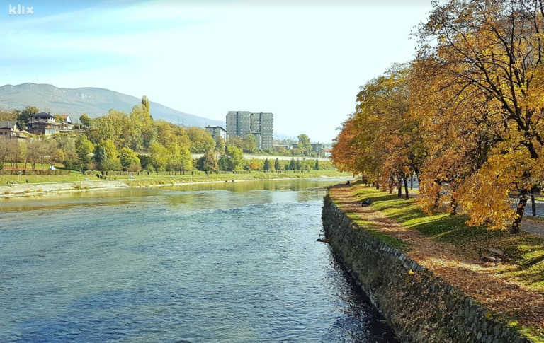 Boje jeseni ukrasile Zenicu, posljednja šansa za uživanje prije prvog snijega