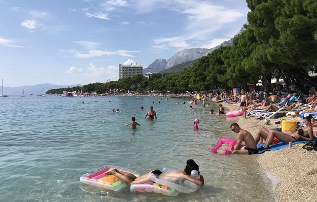 Česi ne odustaju od ljetovanja na Jadranu uprkos koronavirusu, predlažu turističke koridore