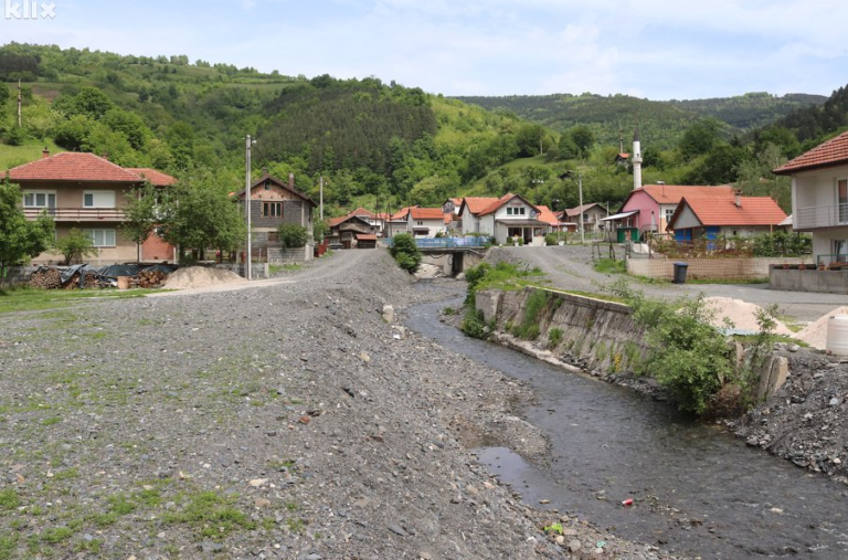 Mještani Željeznog i Topčić Polja: Sa svakom kišom strah nas je novih poplava